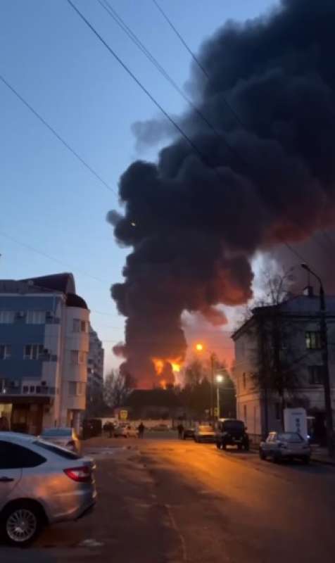 incendio deposito carburante bryansk 1