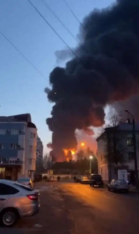 incendio deposito carburante bryansk   1