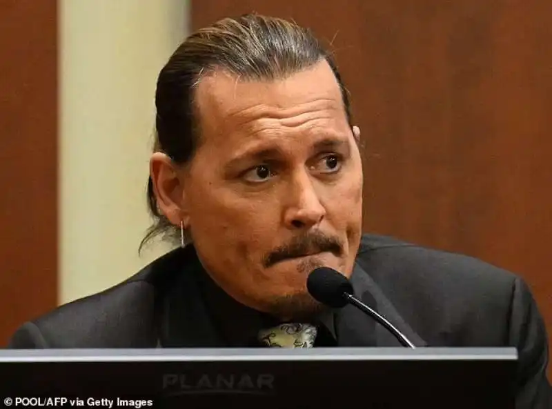 Johnny Depp testimonia al processo in Virginia