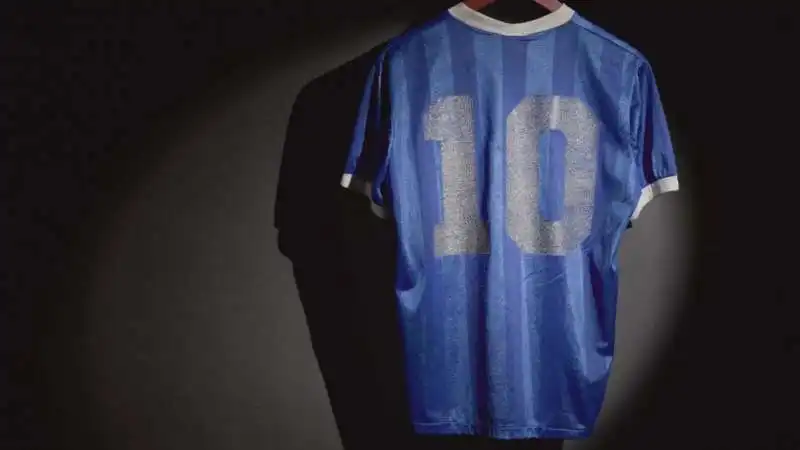 la maglia dell argentina indossata da maradona a messico 1986