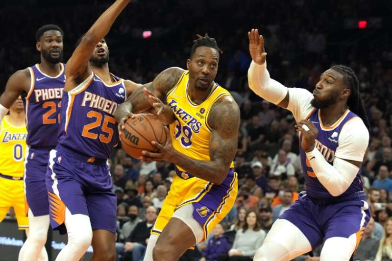 lakers eliminati dai playoff contro i suns 8