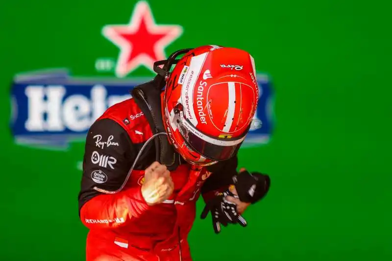 leclerc vince il gp australiano 