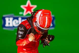 leclerc vince il gp australiano