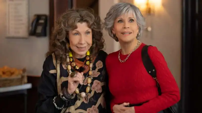 lily tomlin jane fonda   grace & frankie settima stagione 