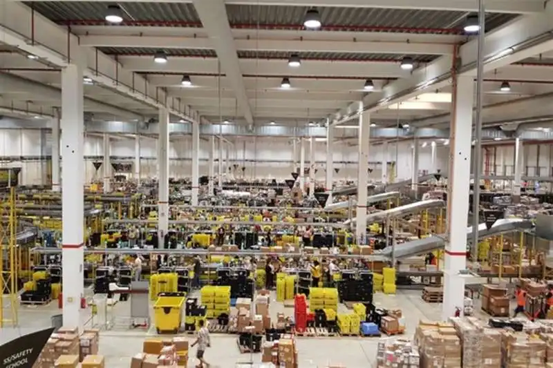 lo stabilimento amazon a torrazza piemonte 5