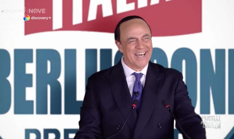 maurizio crozza imita silvio berlusconi 4