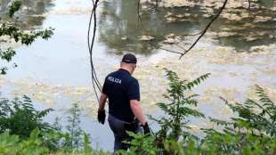 ricerche dopo il ritrovamento del cadavere sul po a occhiobello (rovigo) 6