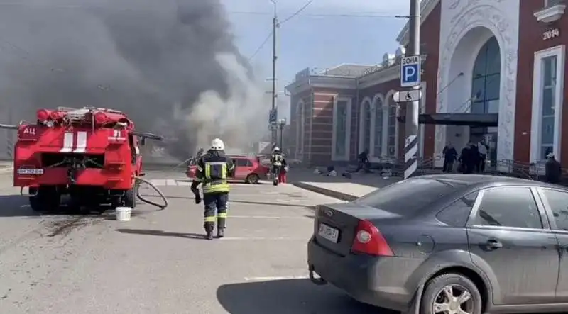 strage di civili in fuga alla stazione ferroviaria di kramatorsk   11