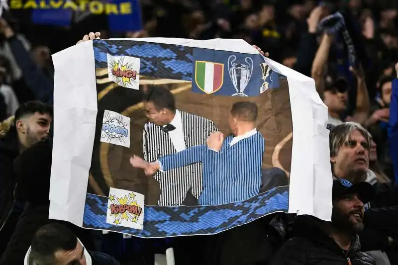 striscione juve inter