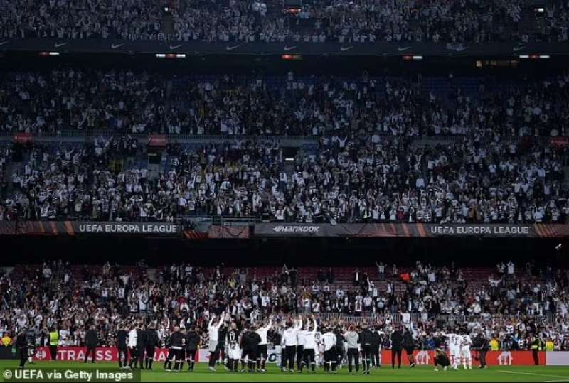 TIFOSI EINTRACHT FRANCOFORTE A BARCELLONA