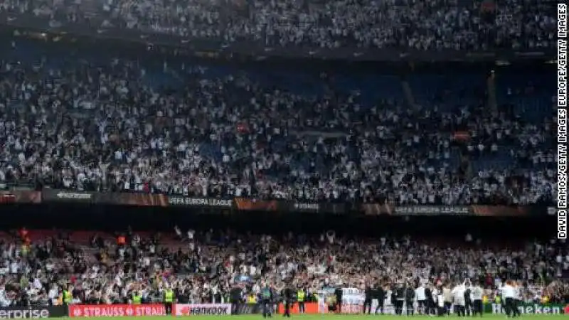 TIFOSI EINTRACHT FRANCOFORTE A BARCELLONA 