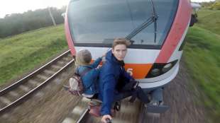 train surfing 3