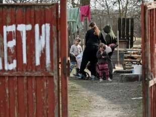 UCRAINA - CIVILI USATI COME SCUDI UMANI DAI RUSSI A OBUKHOVYCHI 3