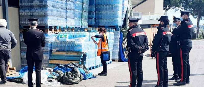 Umberto Sorrentino MORTO SCHIACCIATO MENTRE RUBAVA DELLE BOTTIGLIE D ACQUA