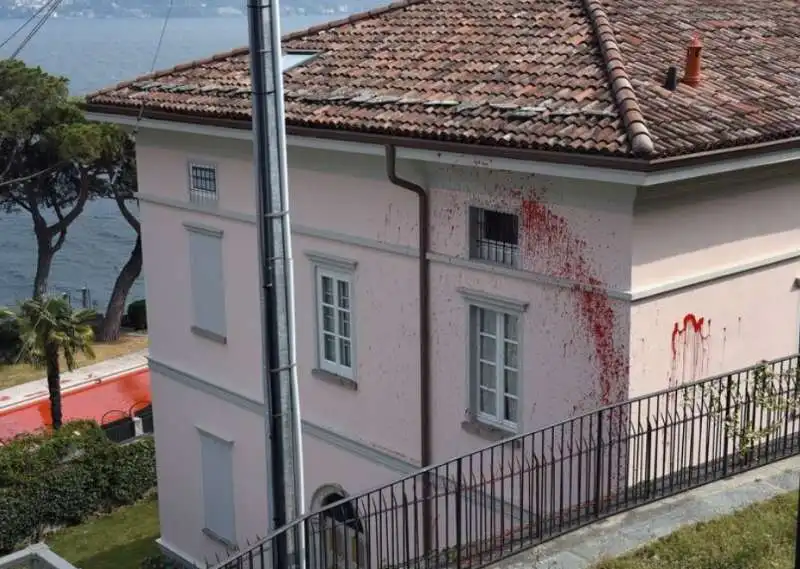 vandalizzata la villa di vladimir solovyov a como 1