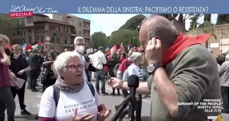 vauro e la manifestante