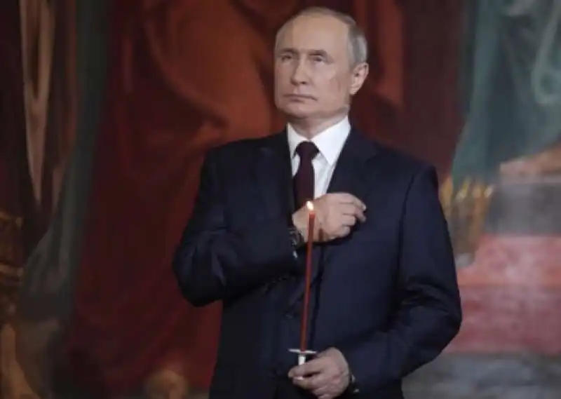 vladimir putin alla veglia di pasqua a mosca  3