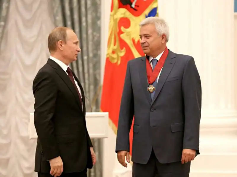 vladimir putin vagit alekperov  