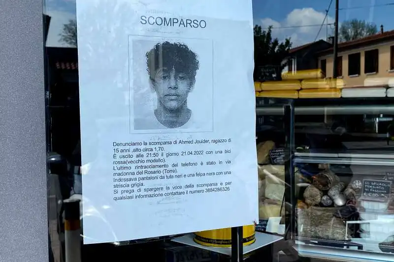 VOLANTINI PER LA SCOMPARSA DI AHMED JOUIDER