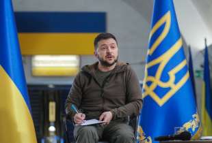 volodymyr zelensky conferenza stampa nella metropolitana di kiev 6