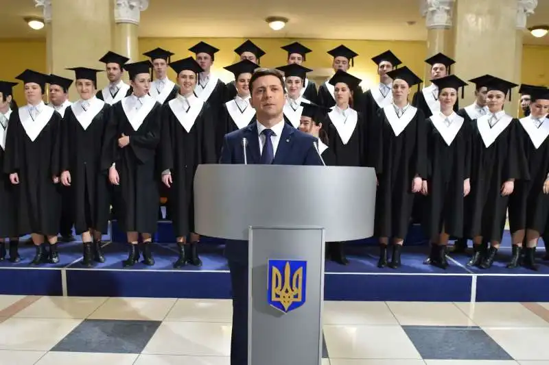 VOLODYMYR ZELENSKY NELLA SERIE SERVITORE DEL POPOLO
