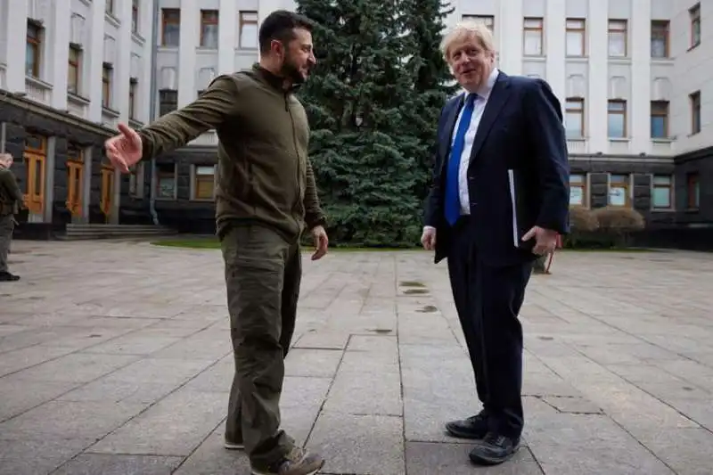 ZELENSKY E BORIS JOHNSON A KIEV 