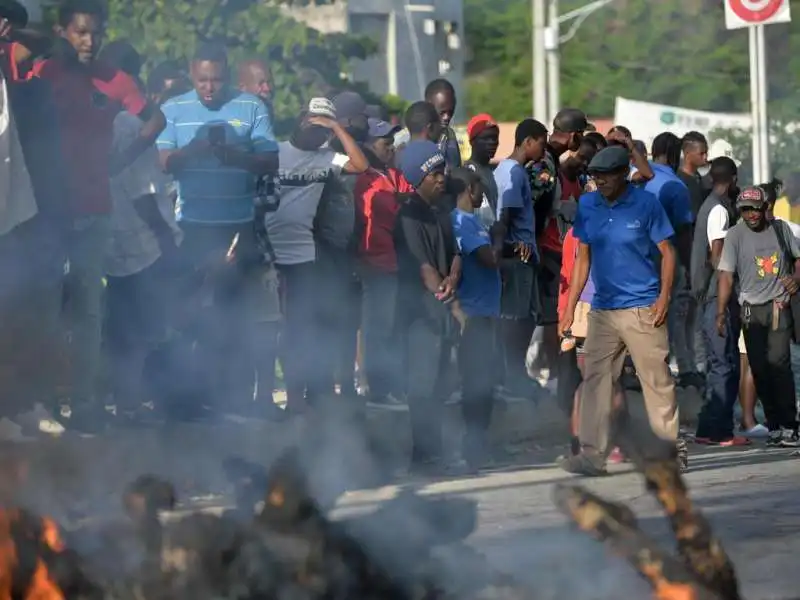 13 persone bruciate vive ad haiti  