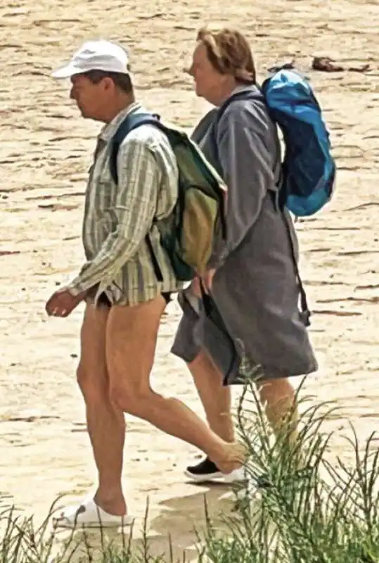 angela merkel in vacanza a fuerteventura con il marito joachim sauer 5   foto chi