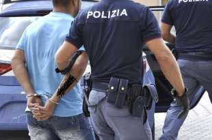 ARRESTO POLIZIA