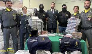 carico da due tonnellate di cocaina ritrovato in mare a catania 1