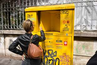 cassonetto dove e stata trovata la neonata a milano 3