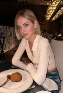 chiara ferragni e la cotoletta da 320 euro a dubai