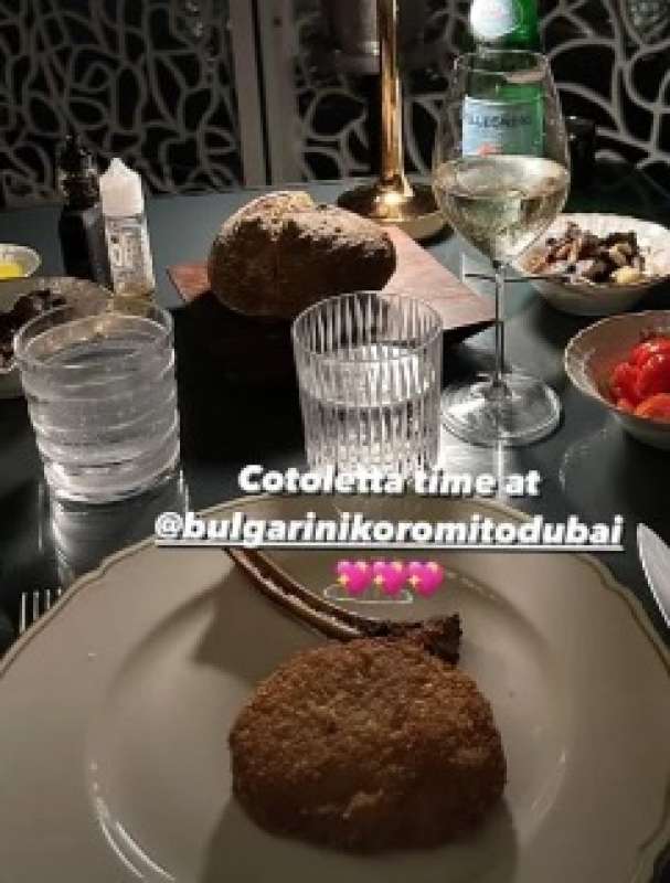 chiara ferragni e la cotoletta da 320 euro a dubai