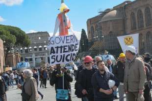 corteo degli esodati del superbonus a roma 2