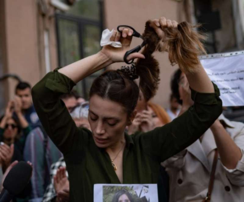 donne senza velo in iran 2