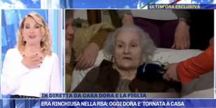 dora piarulli a pomeriggio 5 con barbara d urso 4