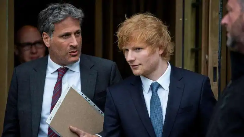 ED SHEERAN IN TRIBUNALE A NEW YORK