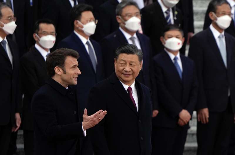 emmanuel macron e xi jinping a pechino