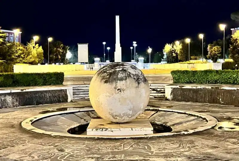 fontana della palla   foto mezzelani gmt 061