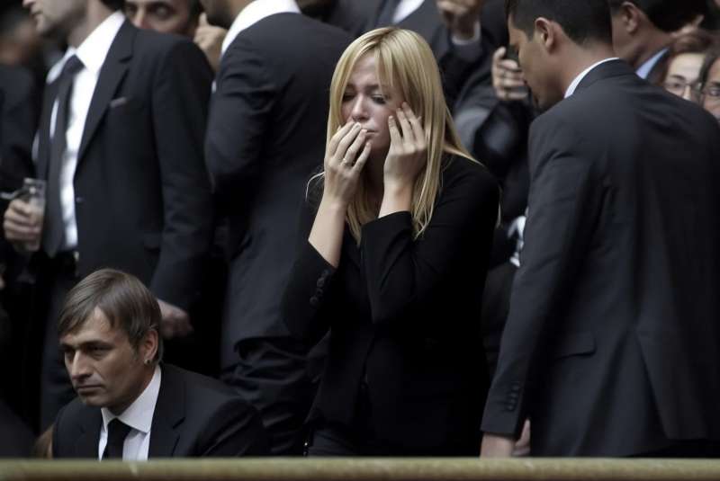 foto dei funerali di berlusconi create da claudio riccio con l intelligenza artificiale 16