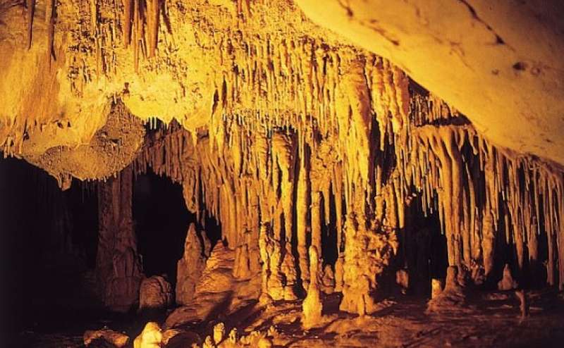 grotta di es carritx a minorca