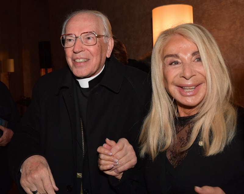 il cardinale giovanni battista re e francesca lo schiavo foto di bacco