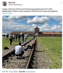 il post che denuncia i selfie al campo di concentramento di Birkenau