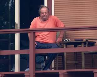 jack nicholson sul balcone della sua villa di los angeles 1