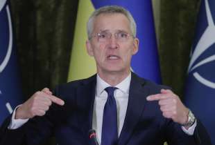 jens stoltenberg a kiev