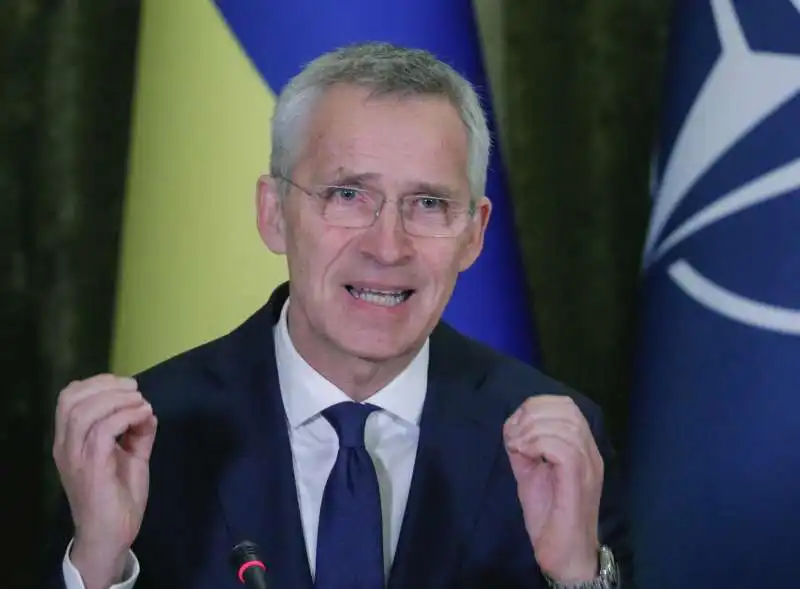 jens stoltenberg a kiev  