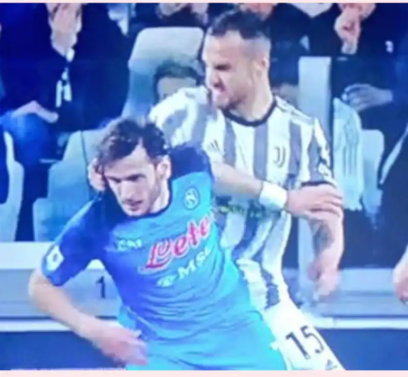 juventus napoli gatti kvara