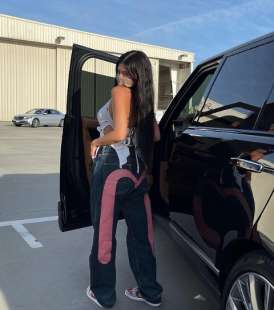 kylie jenner con la sua range rover