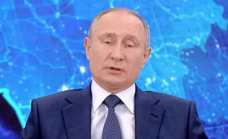 la cicatrice sul collo di vladimir putin 3