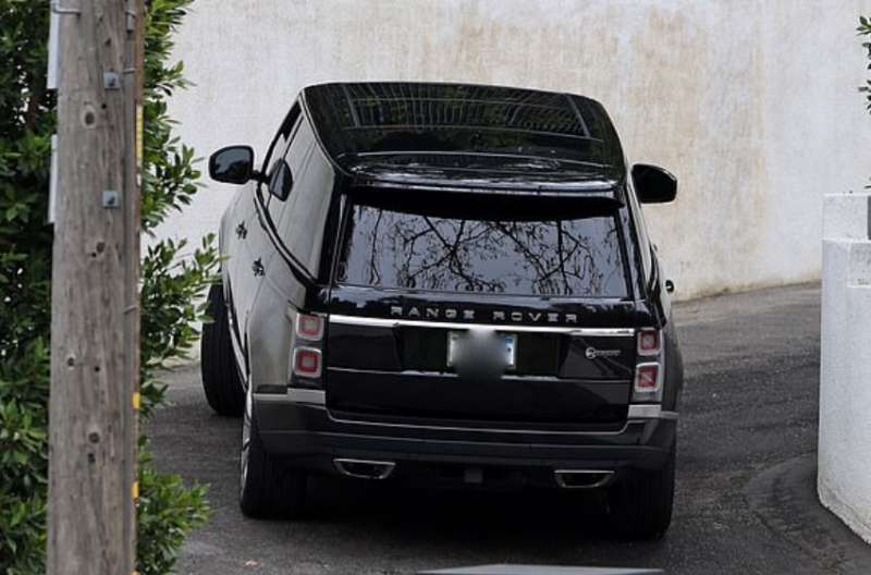 la range rover di kylie jenner a casa di timothee chalamet 2